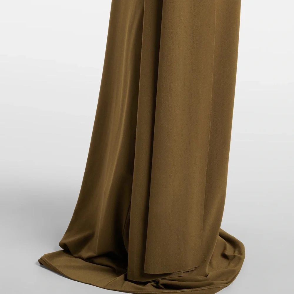 Alex Perry Dropped Crepe Jersey Gown - Picture 6 of 7
